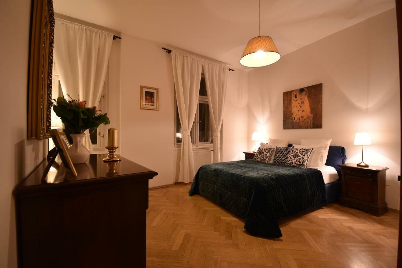 Apartament Cozy Flat By The Astronomical Clock Praga Zewnętrze zdjęcie